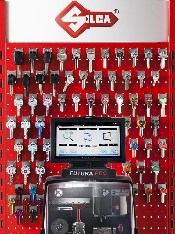Présentoir Silca en point de vente, appui du réseau de distribution
